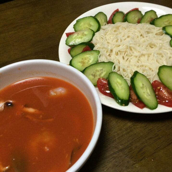 野菜ジュースで食べるそうめん